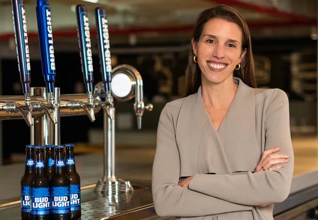 la-nueva-l-der-de-bud-light-revela-c-mo-abordar-el-trabajo-adlatina