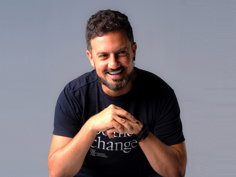 “Más que repasar su trayectoria, la conversación me dejó pensando en algo incómodo: liderar impacto no tiene nada de glamur y exige renuncias constantes”, cuenta Rafa Castro.