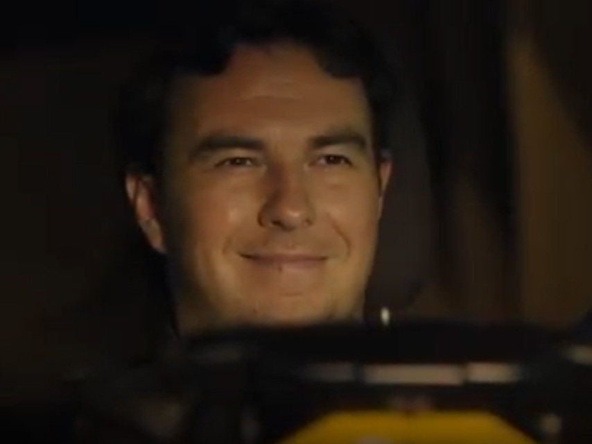 Con Checo Pérez como protagonista, la campaña transforma un fenómeno completamente digital en una experiencia tangible. 