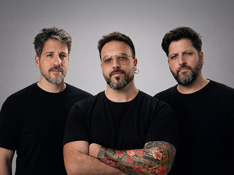 Martín Garrocho, founder y chief creative officer de Pacífico, Andy Krymer, CEO de Pacífico, y Tomás Cabrera, director creativo. 