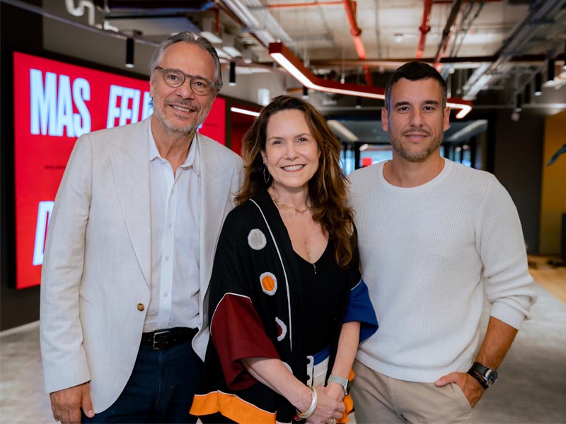Antonio Fadiga, socio director de Artplan; Ana Paula Sánchez, directora general de Artplan; y Pedro Fernandes, director de marketing de Baruel.