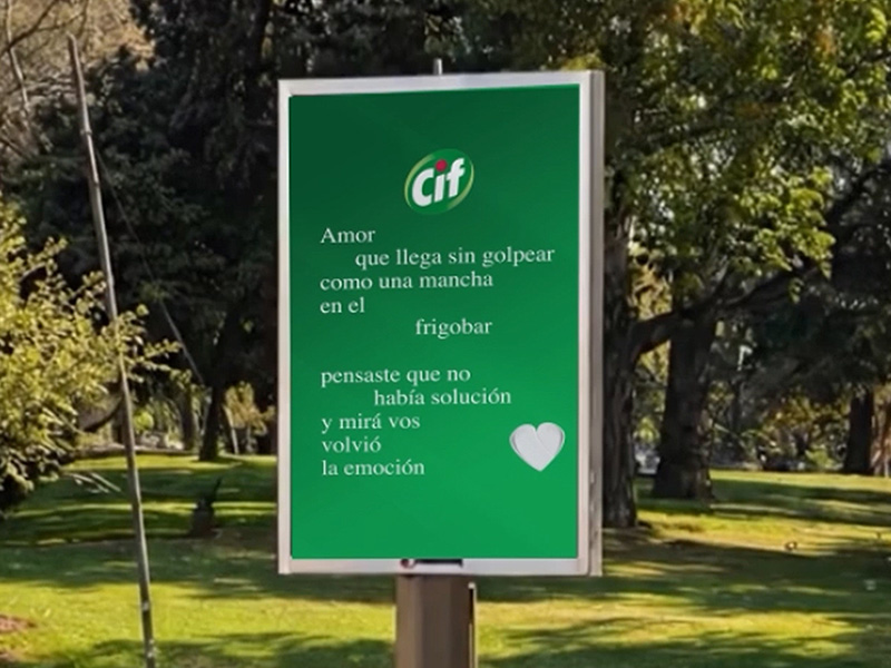 La campaña invita a los usuarios a escribir sus propios poemas que reflejen la emoción de volver a enamorarse.