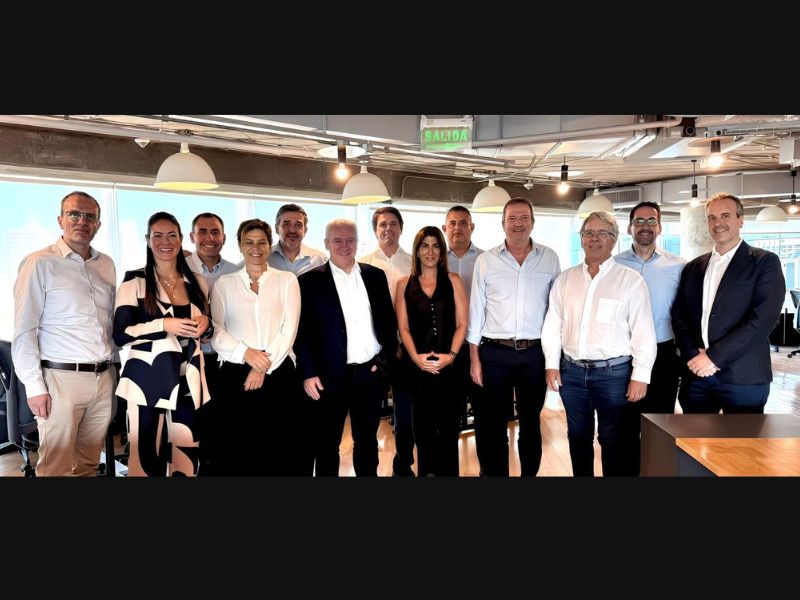 Durante su estadía en Buenos Aires, Poitou desarrolló una agenda que incluyó reuniones estratégicas con clientes clave de la región, encuentros con los CEO´s regionales y un Town Hall con los colaboradores de Ipsos Argentina.