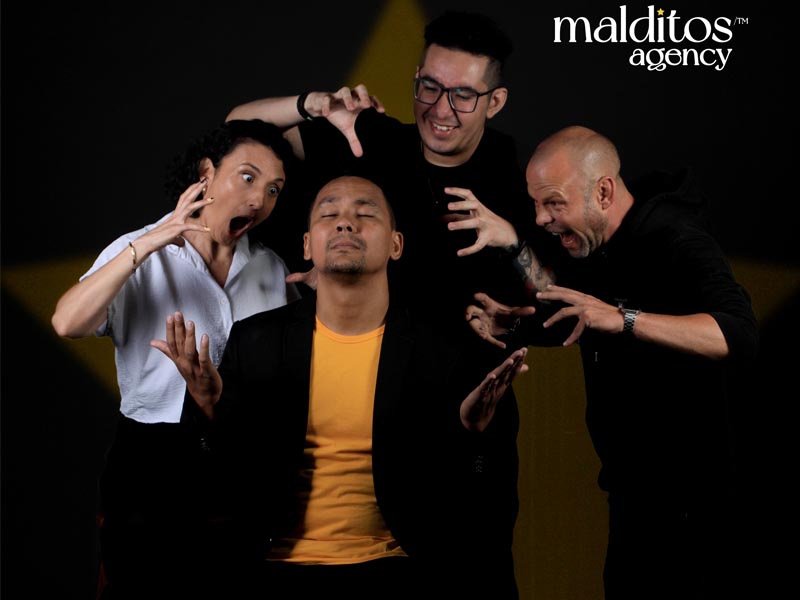 Sentado: Fernando Fernandes, CEO, CCO & founder; izq. Maybeth Acevedo, directora de cuentas; atrás: Sebastián Montero, head of art; der. Pablo Jove, CEO, CCO & founder.