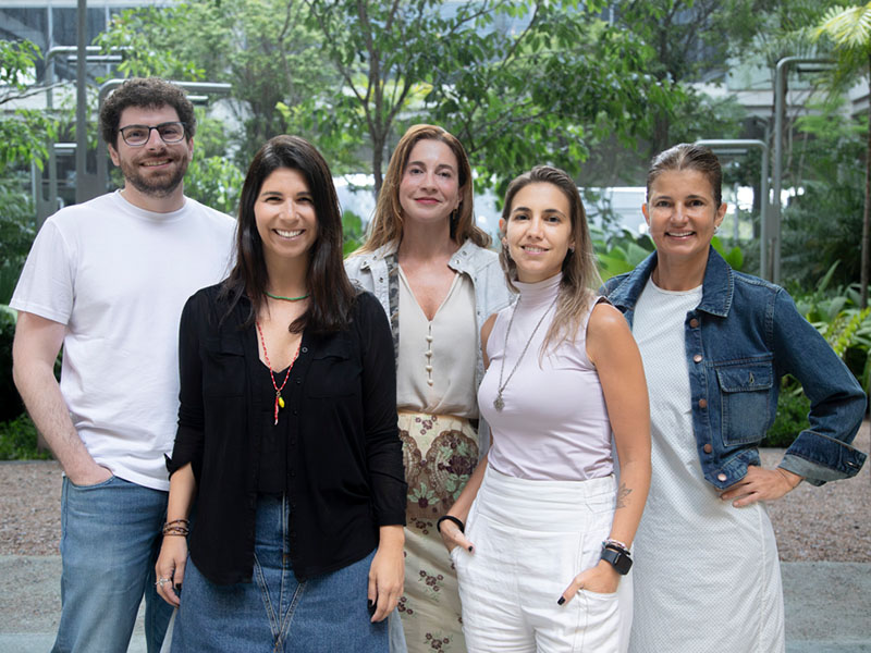 Vitor Amos, Juliana Romano, Fernanda Tedde, Verusca Casciano y Janaina Luna. 