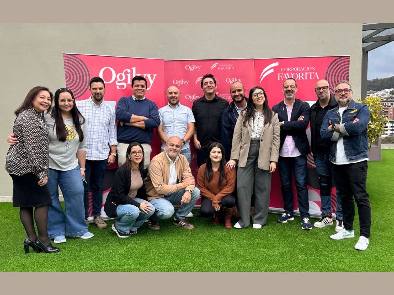 El equipo de Ogilvy Ecuador y Corporación Favorita. 