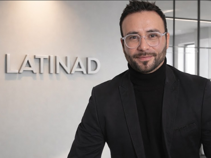 Max Palma viene de liderar procesos de digitalización y adopción programática en compañías globales de vía pública como Clear Channel y Global Vía Pública. 