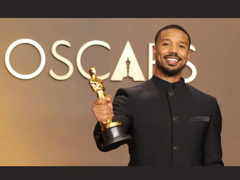 Michael B. Jordan, ganador del premio al Mejor Actor por “Sinners”, posa en la sala de prensa durante la 98.ª edición de los Premios Óscar en el Dolby Theatre el 15 de marzo de 2026 en Hollywood, California. (Getty Images)