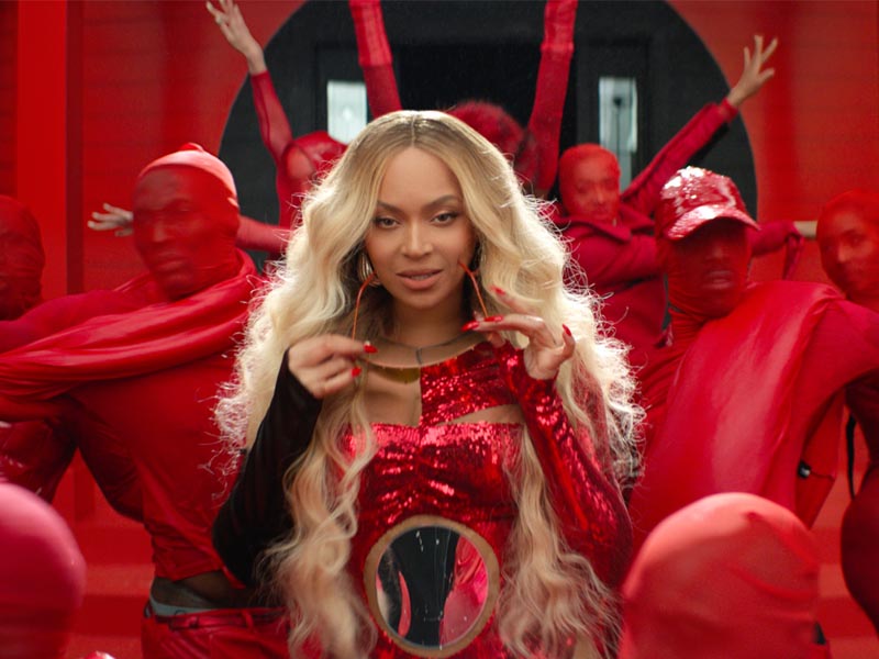 Imagen de la campaña que dio que hablar en el SuperBowl 2025.