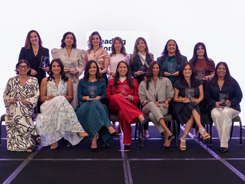 Arriba, Chiara Pennacchio, Patty Yunen Latour, Pamela Pitizia, Patricia Marcano, Gina Jiménez, Lidia Castro y Nathalia Martínez; abajo, Lara Guerrero, Aurora Viñas, Yubelkis Ramírez, Noelia Merejo, Wanda Montero, Liza Arzeno y Belkis de la Cruz.