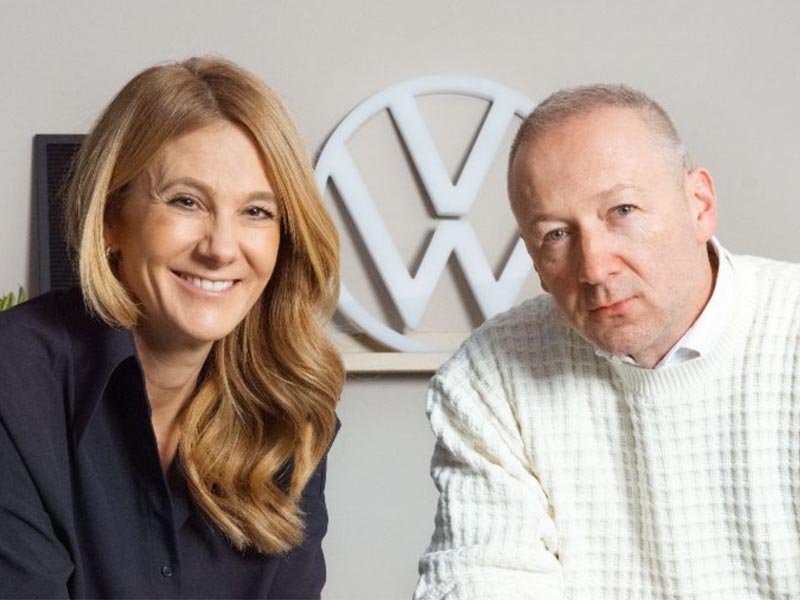 Christine Wolburg, chief brand officer de Volkswagen y Damir Maric, CEO.