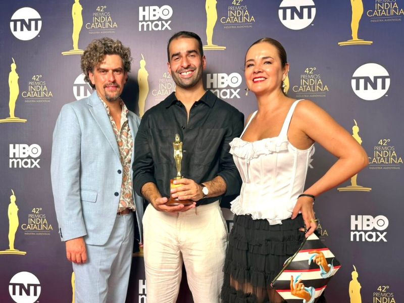(de izquierda a derecha): Juan Rueda, director y socio de Akira Cine; Daiana Revelo, productora general y socia de Akira Cine; Diego Pomareda, core brands director Bavaria. 