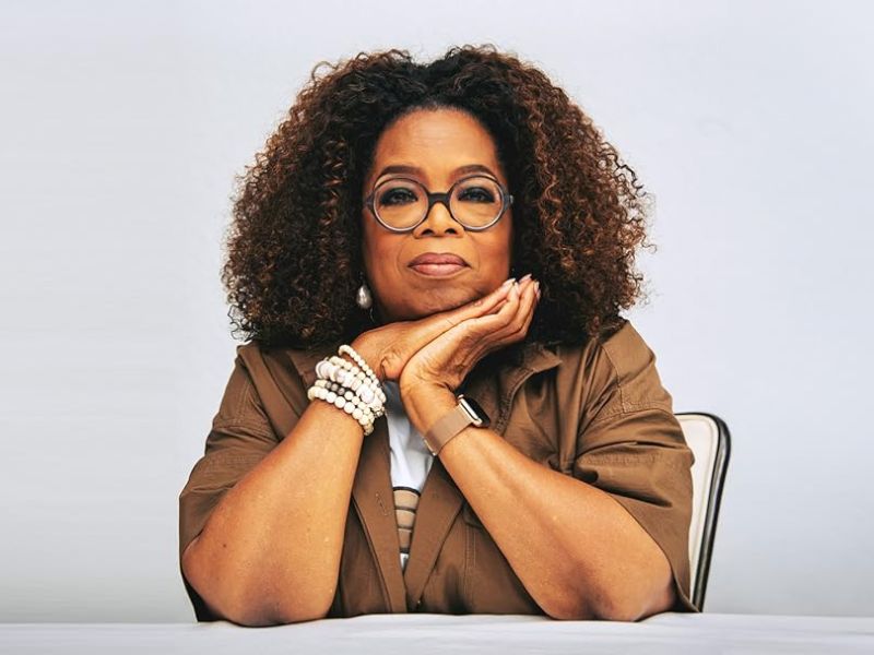 Líder global de medios, productora, filántropa, actriz y autora, Winfrey ha dedicado décadas a moldear la cultura y conectar audiencias. 