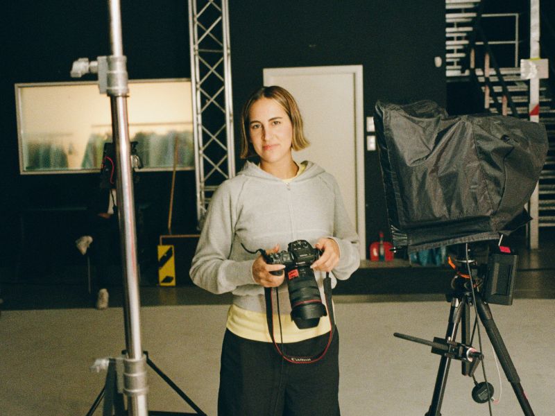 Nacida en Barcelona y radicada en Berlín, Vifer es directora y fotógrafa.