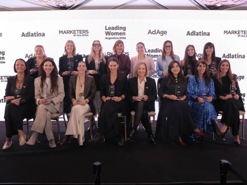 Arriba, Sabrina Mayotti, Verónica Rosales, Cintia Skako, Inés Mastrogiacomo, Carola Garibaldi, María José Daura, Paula Medina y Florencia Sassone; abajo, Patricia Jebsen, María Cherñajovsky, Mercedes Alonzo, María Julia Verra, María Marta Llosa, Laura Perdomo, Natalia Gamarra y Lucía Gomez Carabias.