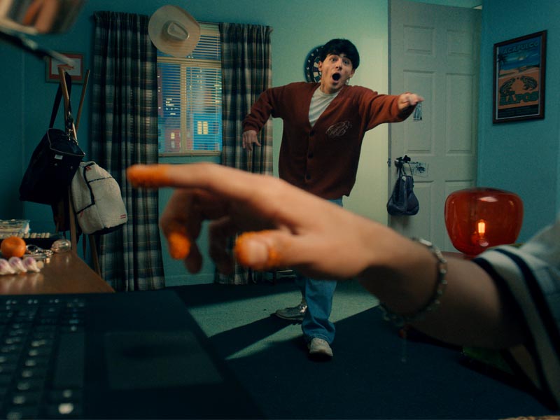 La campaña es un regreso al cine y al craft pre-IA.