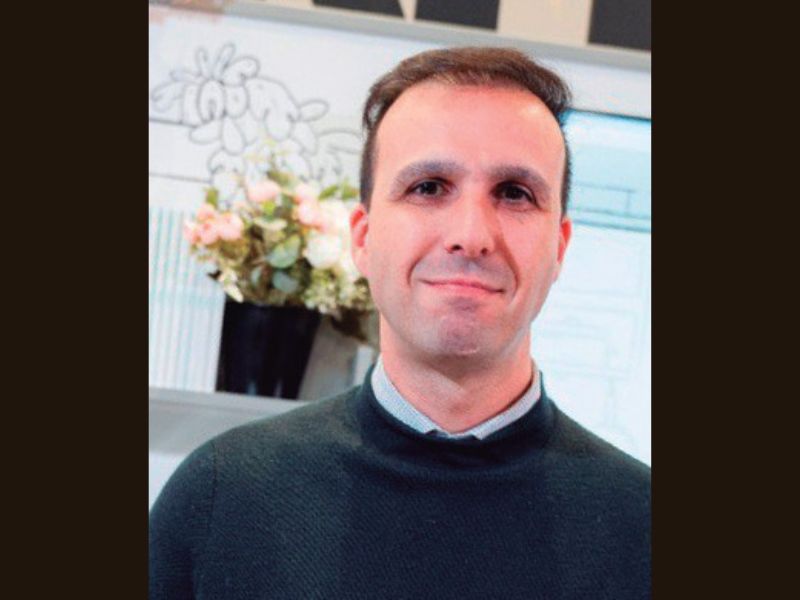 "Esta alianza refuerza nuestro compromiso de seguir creciendo con todas nuestras marcas, integrando estrategias digitales de vanguardia que impulsen el crecimiento y la relevancia de nuestro portfolio", aseguró Ezequiel Brusco, gerente de pequeños electrodomésticos.
