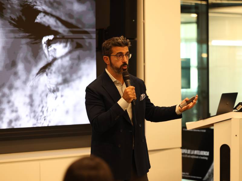 Stigliano: “En una era en la que abunda la información; sin una opinión, no eres más que una persona con datos”.