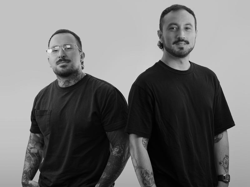 Juan Balcázar y Marco García, directores creativos de Le Pub.