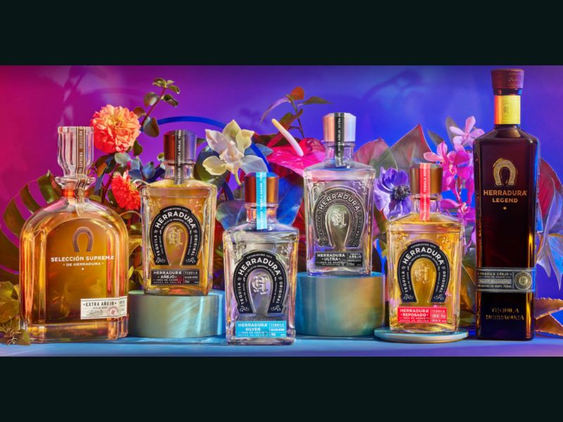 Tequila Herradura es un tequila premium 100% agave azul, originario de Amatitán, Jalisco, México. 