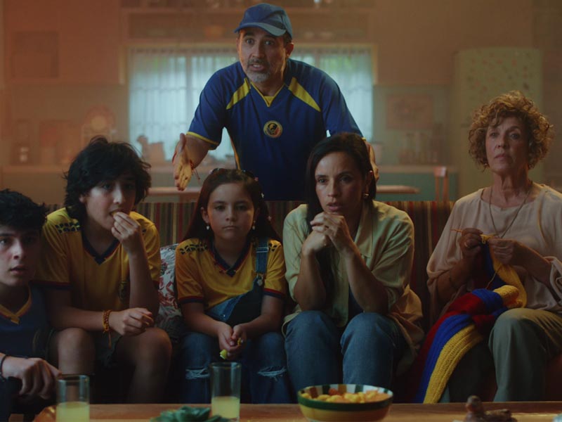 La campaña busca vincularse localmente desde la emoción y conectar.