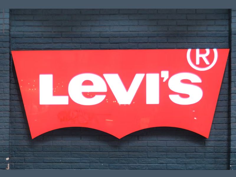 Levi’s está dejando atrás el modelo de agencia creativa fija para adoptar un modelo basado en proyectos. (Bloomberg)