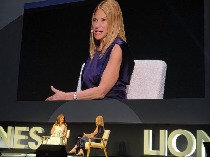 Denise Dresser brindó pistas sobre lo que se viene a futuro: "Ahora estamos entrando en una etapa donde la inteligencia se adapta a nosotros. Eso transformará profundamente la forma en que trabajamos". 