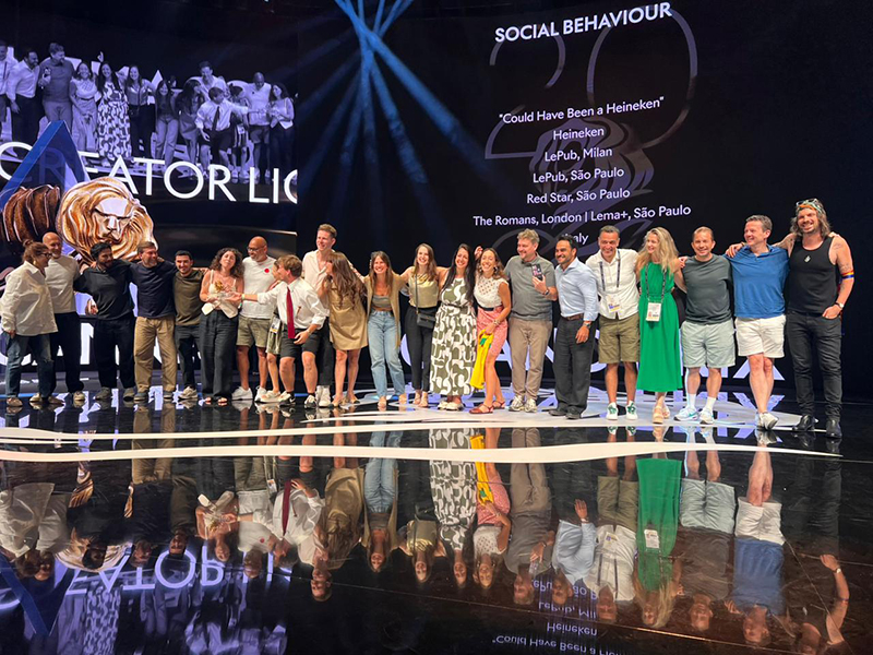Le Pub San Pablo y Milán festejan los premios conseguidos junto a Heineken.