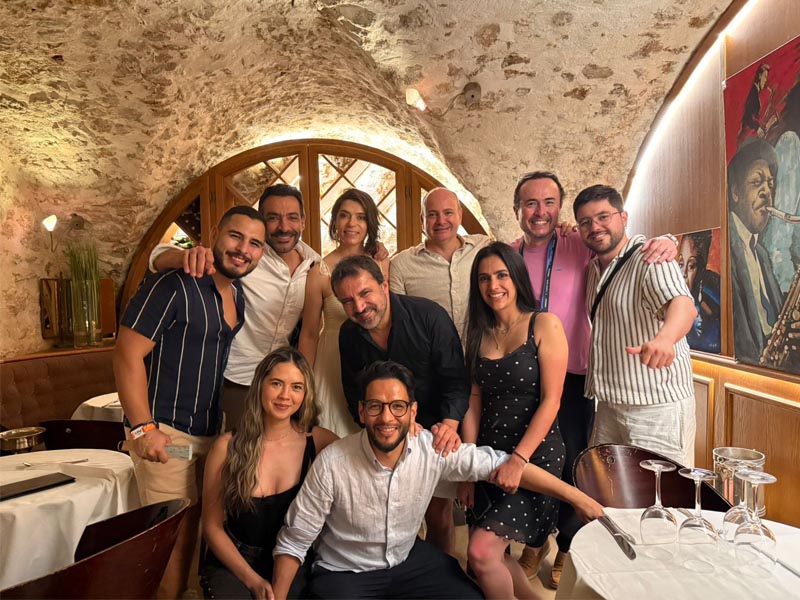 De izq. a der.: Julián Corrales, Juan Carlos Chaves, Diana Peláez, Santiago Blanco, Xavi Serrano, José Guillermo Rojas, John Forero, Mayra Granados y Javier Soler.