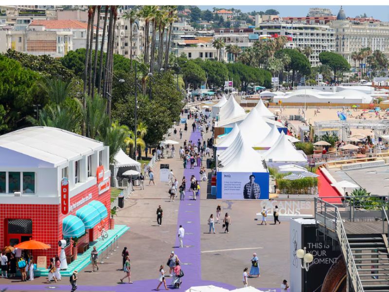 El stand de Reddit’s Deli fue uno de los muchos expositores de marcas en Cannes (Cannes Lions).