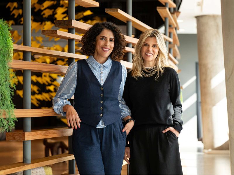 Con 20 años de experiencia en periodismo, comunicación estratégica, gestión de reputación y marcas, la ejecutiva lideró la estrategia de comunicación institucional y premios para las agencias Ogilvy Brasil y Wieden+Kennedy SP.