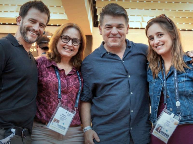 En Cannes Lions 2026 se fotografiaron Andrés Ordóñez y Luiz Sanchez junto a Eliana Rivadeneira y Paula Feged, de El Dorado. (Foto: Prensa FED)