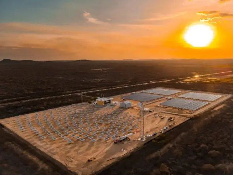 AXIA Energia administra el 17% de la capacidad de generación eléctrica de Brasil y el 37% de las líneas de transmisión del sistema interconectado nacional, lo que la convierte en uno de los principales actores del sector energético del país.