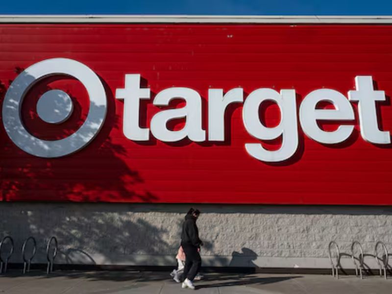 El nombramiento de un director de IA por parte de Target es la señal más reciente de que los minoristas están profundizando en la inversión en inteligencia artificial. (David Paul Morris/Bloomberg)