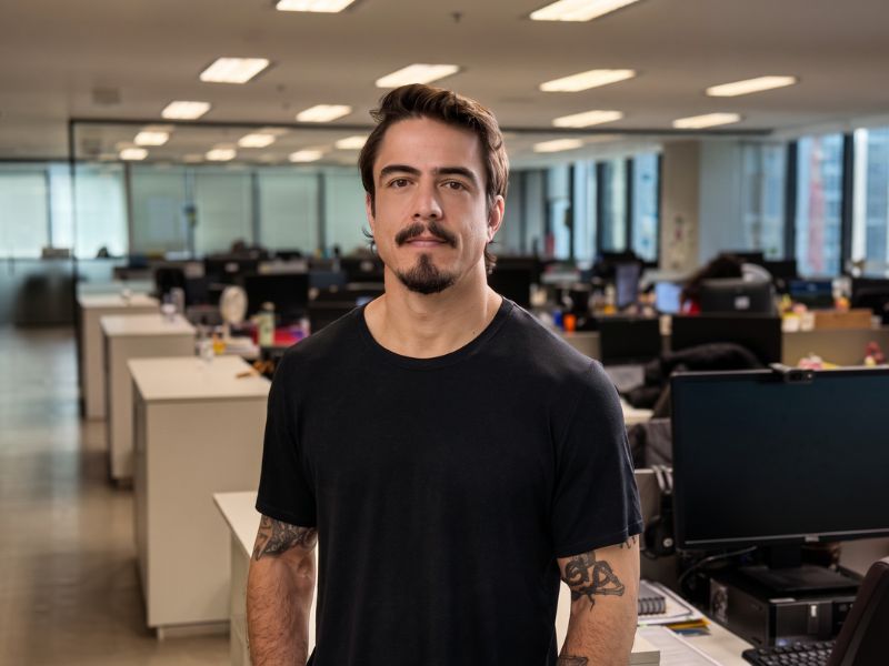 “Estoy orgulloso de la historia que construimos hasta hoy en NOVA y me siento feliz y honrado por la confianza y la responsabilidad que recibo. Mi objetivo es que, juntos, creemos trabajos memorables, relevantes cultural y socialmente, en un ambiente saludable y que valore nuestros talentos”, afirmó el creativo.