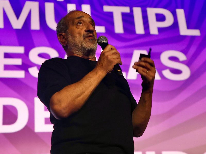 "Si algo hace que las marcas conecten con la demanda tiene que ver con qué efecto de orquestación de sentido pueden producir en un mundo complejo y caótico que tiende a licuar y a abatir los sentidos que nos trajeron hasta acá". (Foto: Prensa IAB Argentina)