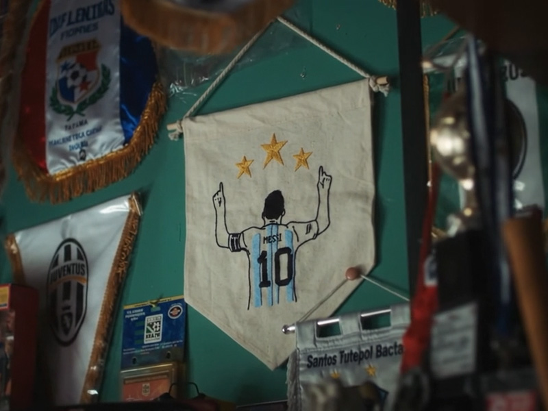 "Por los años de los años y los siglos de los siglos vas a seguir en la Selección", dice el spot.