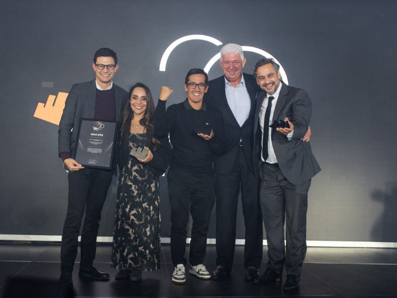 Los ganadores del Gran Effie en la celebración realizada en el Country Club Bogotá. 