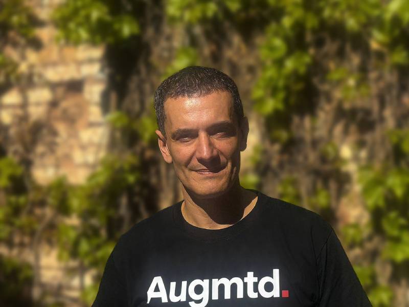 Autor de Mentalidad digital, Mariano Agustín Bosaz fue vicepresidente global de digital en The Coca-Cola Company, empresa a la que le dedicó veinte años de su carrera.