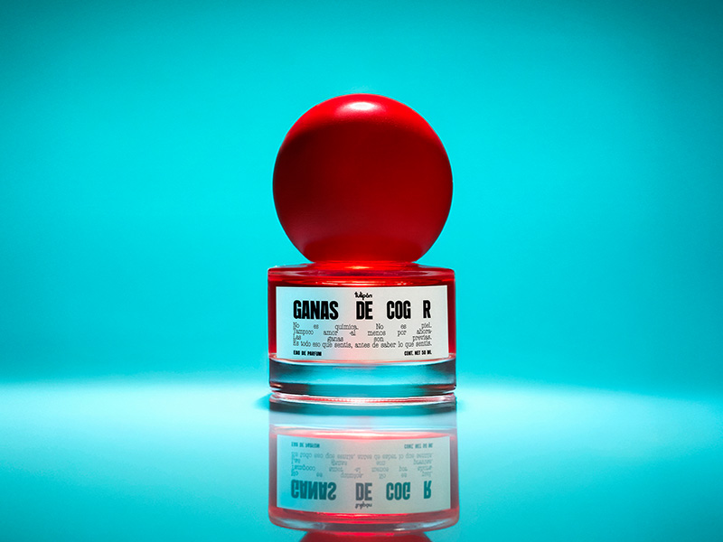 La campaña propone que, quizás, todo empiece con algo tan simple como una pregunta: “Che, ¿te gusta mi perfume?”.