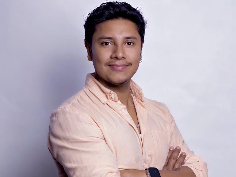 Raju Noornabi cuenta con más de trece años de experiencia en marketing, publicidad y medios.