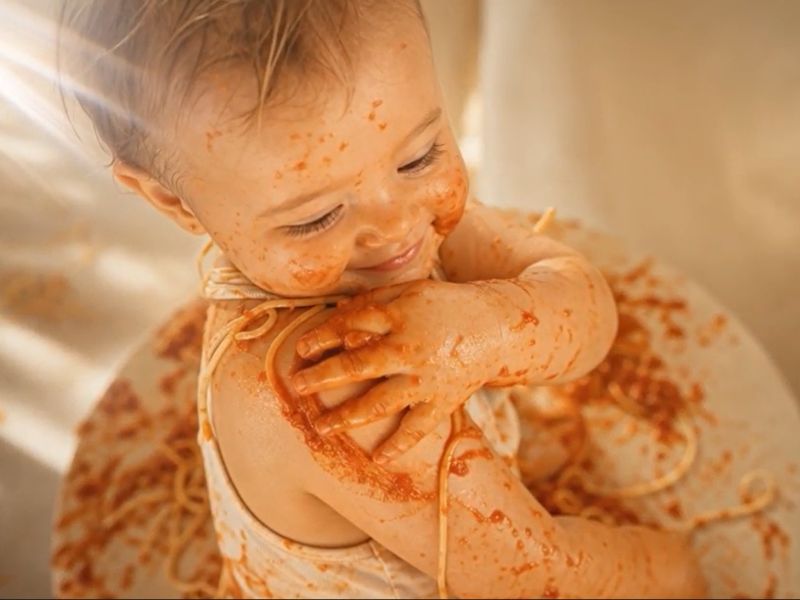 La campaña “Skincare” es el primer trabajo de David Buenos Aires para Huggies y estará disponible en Argentina y Perú. 
