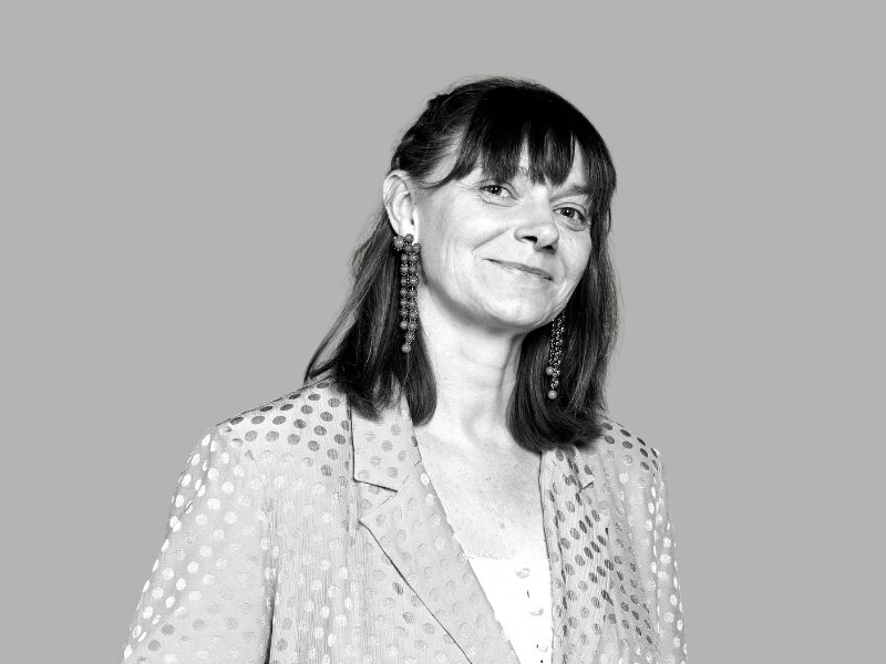“Dejar Sra. Rushmore después de todos estos años ha sido una decisión difícil, pero el corazón tiene razones que la razón no entiende. Dar este paso supone trasladar todo ese aprendizaje a un nuevo contexto y a una compañía con una escala y unas capacidades extraordinarias”, señaló la nueva manging director de VML Spain.