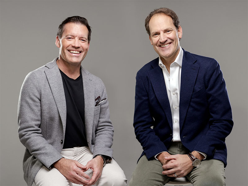 En febrero de 2026, Cook había asumido la responsabilidad adicional de CEO de WPP Creative, liderando una cartera que incluye VML, Ogilvy, Grey, Burson, AKQA, Landor y Design Bridge & Partners. WPP lanzó WPP Creative como parte de su estrategia Elevate28 en febrero.