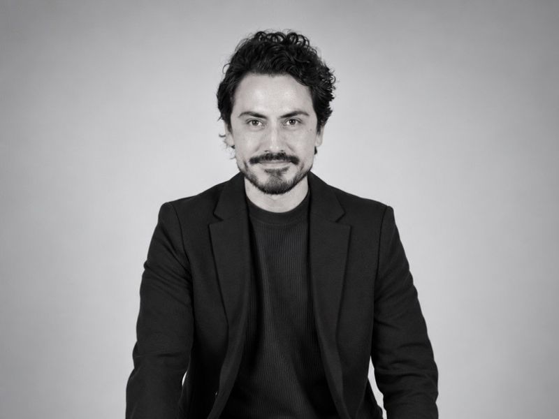 “Me emociona construir un equipo que reúne talentos, experiencias y formas de pensar muy distintas, con la flexibilidad para conectarlas y convertir esas diferencias en nuevas soluciones a los desafíos de negocio de nuestros clientes”.